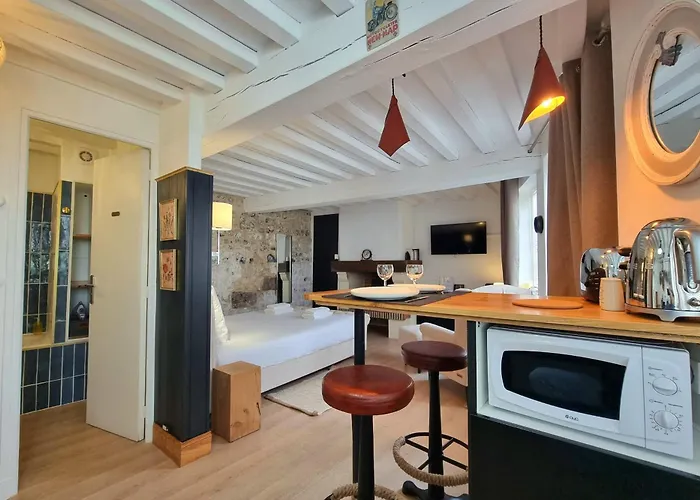 La Parenthese Saint Jean Charming In The Heart Of Honfleur