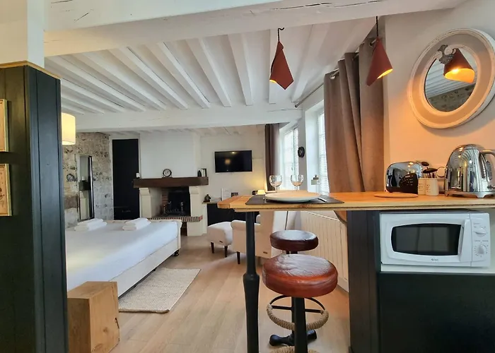 La Parenthese Saint Jean Charming In The Heart Of Honfleur